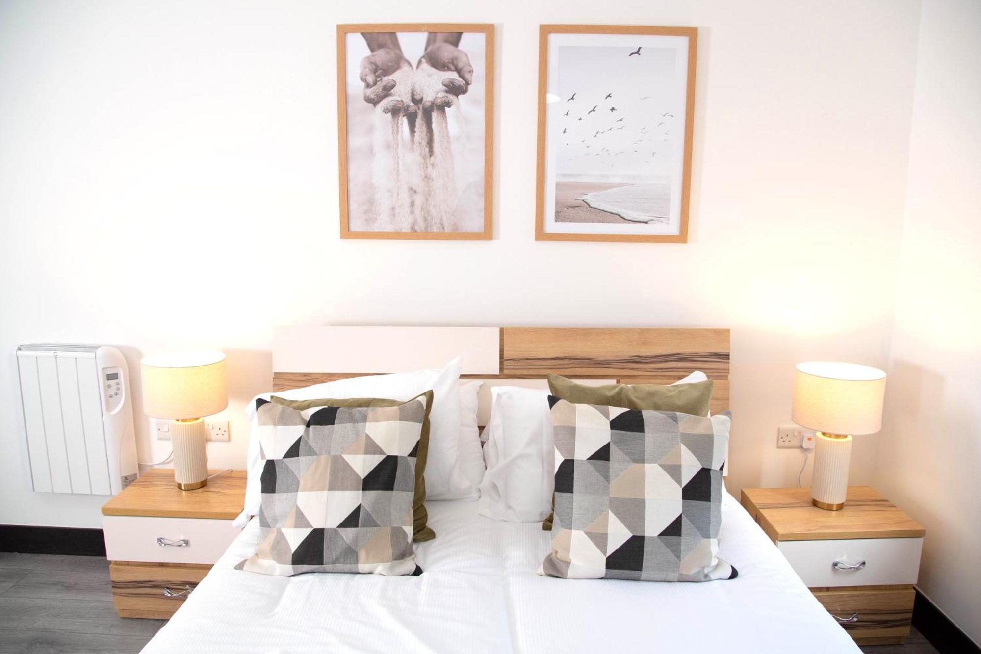 By Bevolve - Free Parking Holiday home
